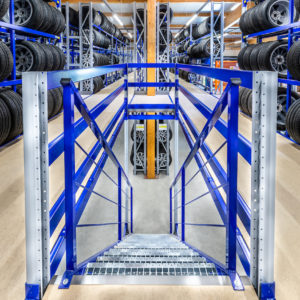 Regał na&nbsp;opony